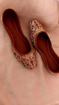Floral Embroidered Khussa
