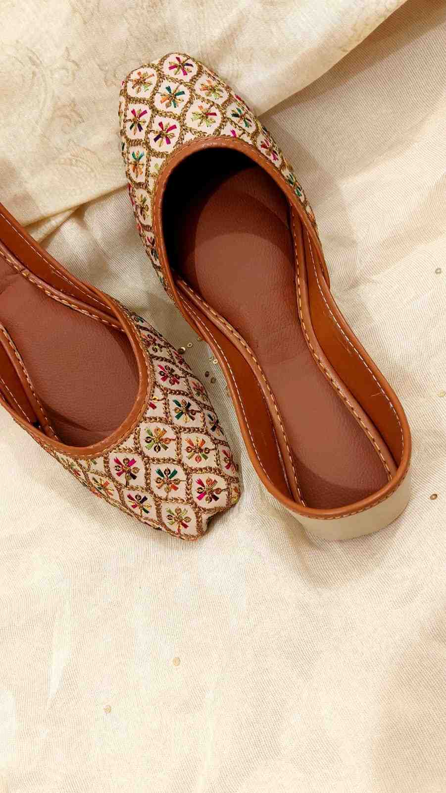 Multi Thread Embroidered khussa
