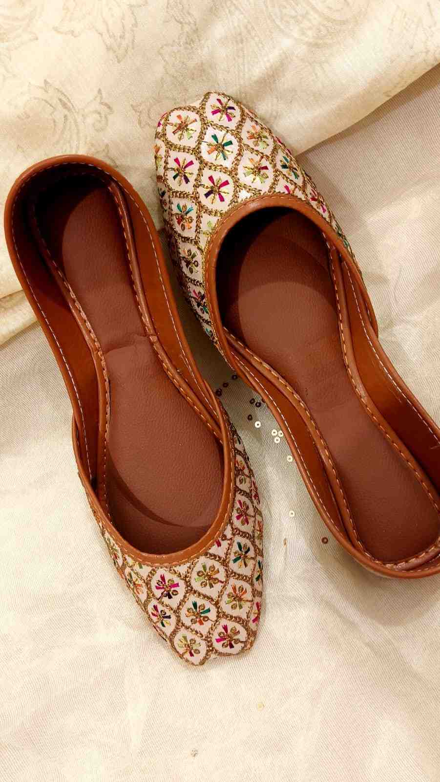Multi Thread Embroidered khussa