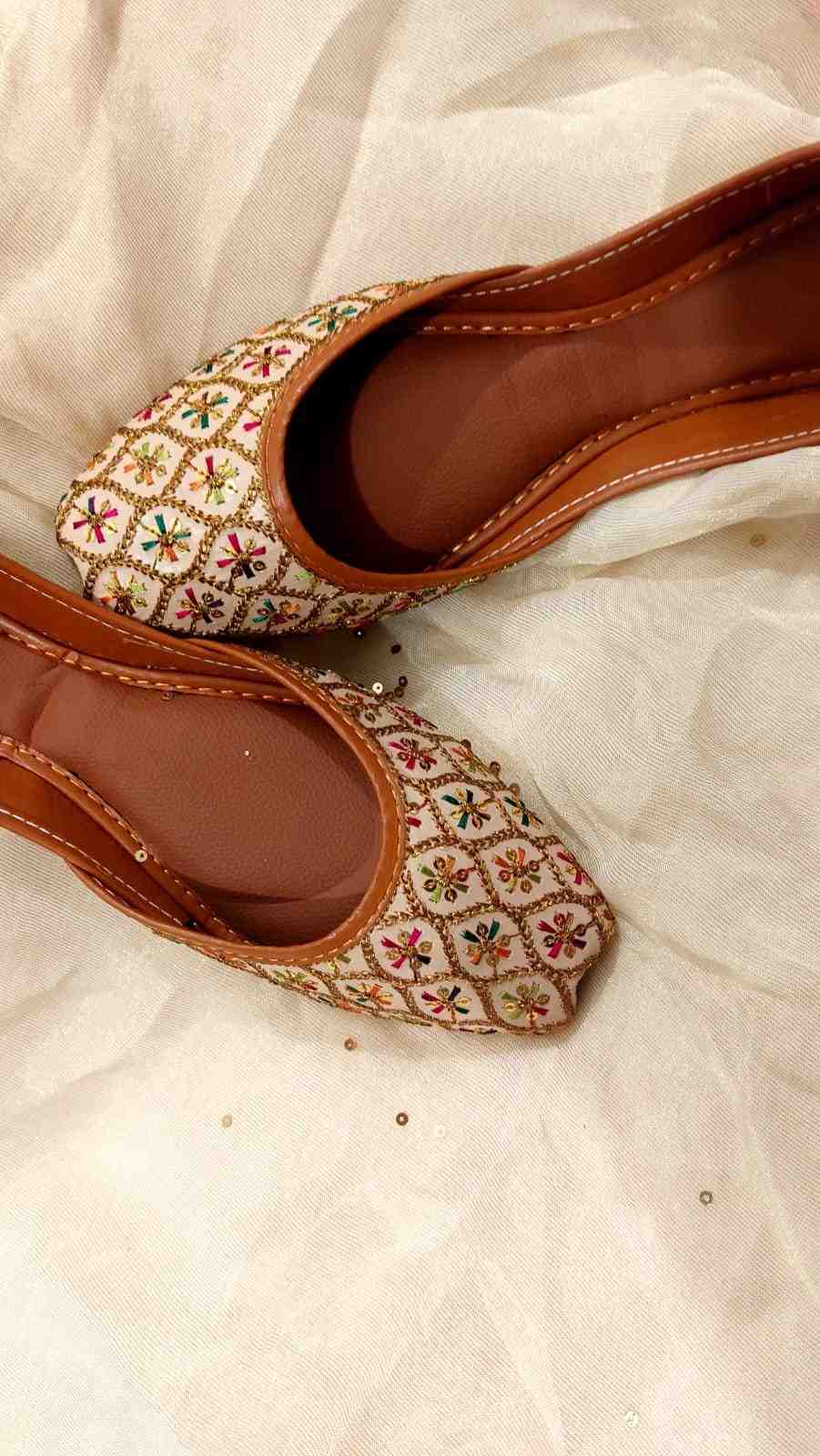 Multi Thread Embroidered khussa